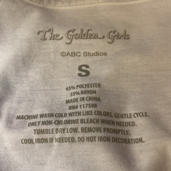 The Golden Girls "Keep America Golden" White Flowy Graphic Tank Top Sz Small NWT - Picture 6 of 6